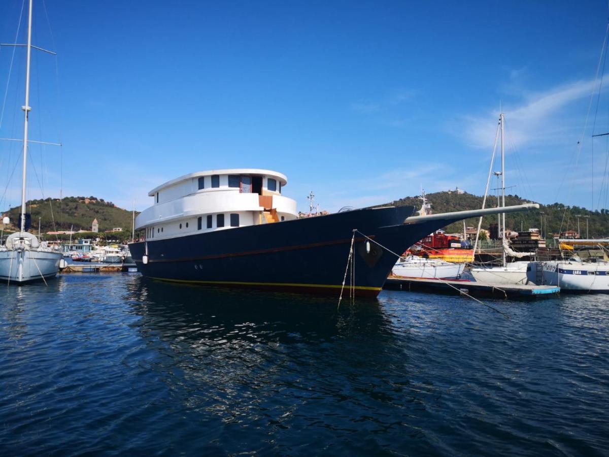 Classic Yacht Yanika Yachting Watersport Ets Villaputzu Kültér fotó