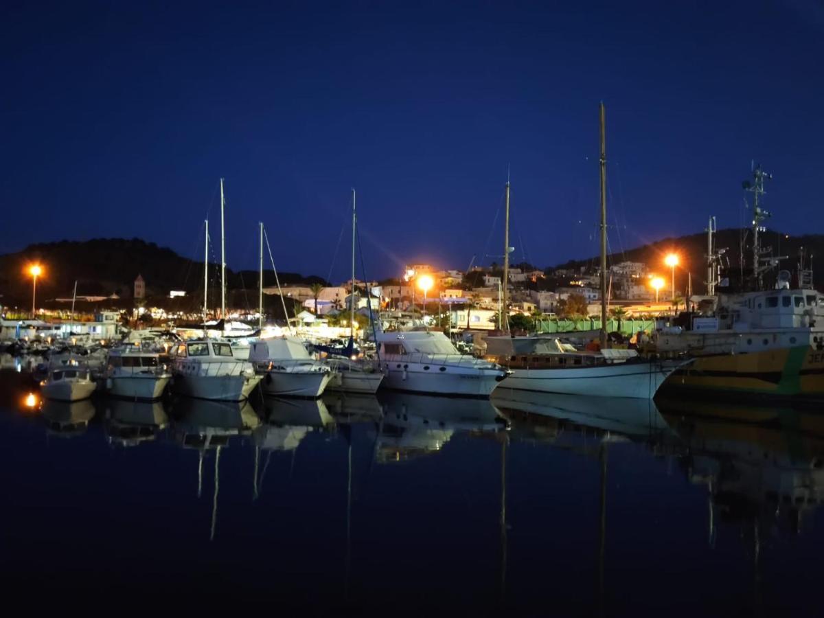Classic Yacht Yanika Yachting Watersport Ets Villaputzu Kültér fotó